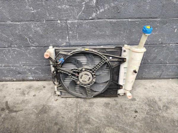 RADIATEUR COMPLETE FIAT 500/ FORD KA 2007-2015 1.2i - Vue 2